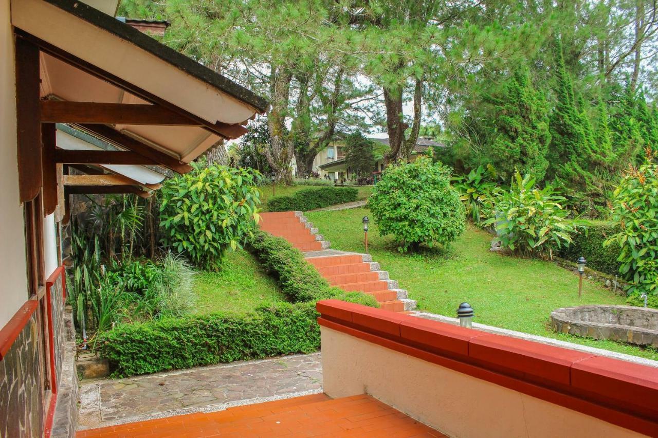 Parkside Nuansa Maninjau Resort Buitenkant foto