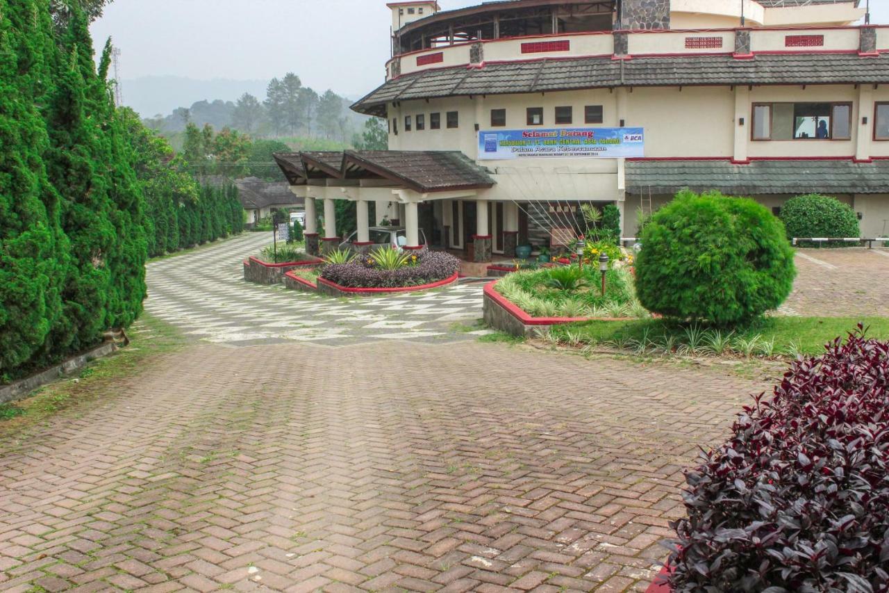 Parkside Nuansa Maninjau Resort Buitenkant foto